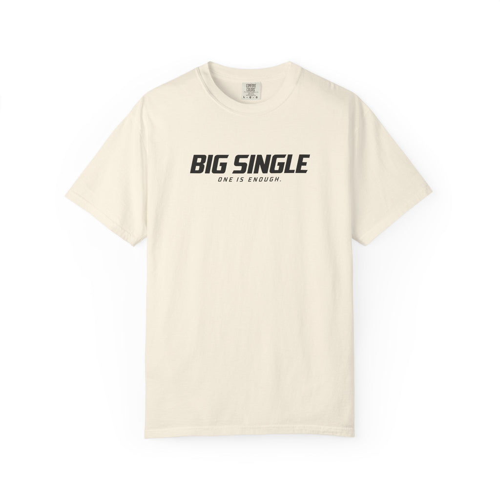 Ivory T-shirt with crew neck and “BIG SINGLE” front graphic, short sleeves