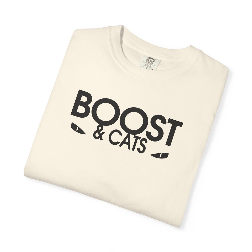 Ivory T-shirt with large “BOOST & CATS” graphic, crew neck