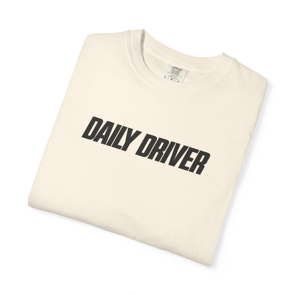 Ivory crewneck T-shirt with 'DAILY DRIVER' print close-up